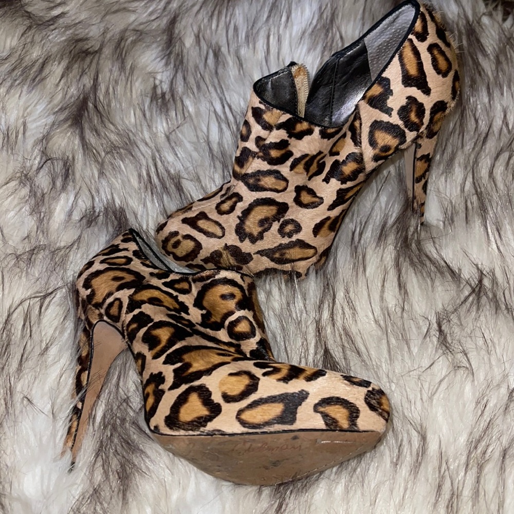 Sam Edelman leopard genuine calf hair ankle booties 8.5